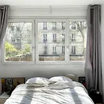 Bright Cocoon With Terrace Near Belleville